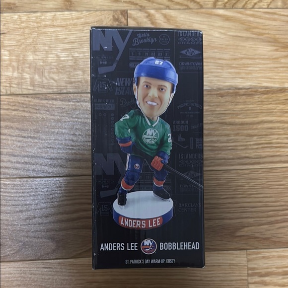 Anders Lee Bobblehead with Green Jersey - Picture 2 of 3